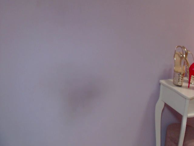 Live sex webcam photo for SuriHazeel #269206766