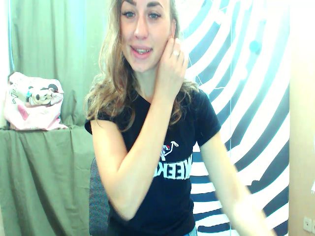 Live sex webcam photo for HeartGirl #269209812