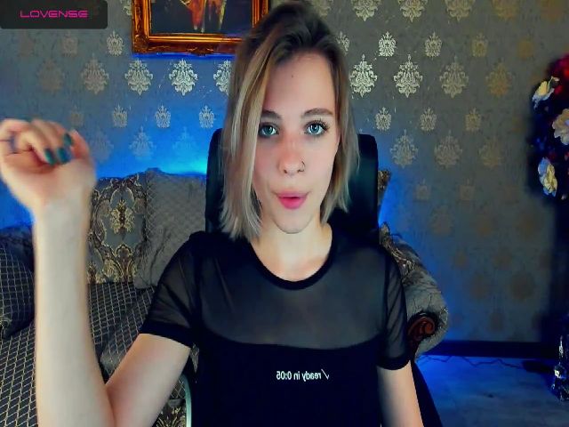 Live sex webcam photo for MariaCharming #269216918