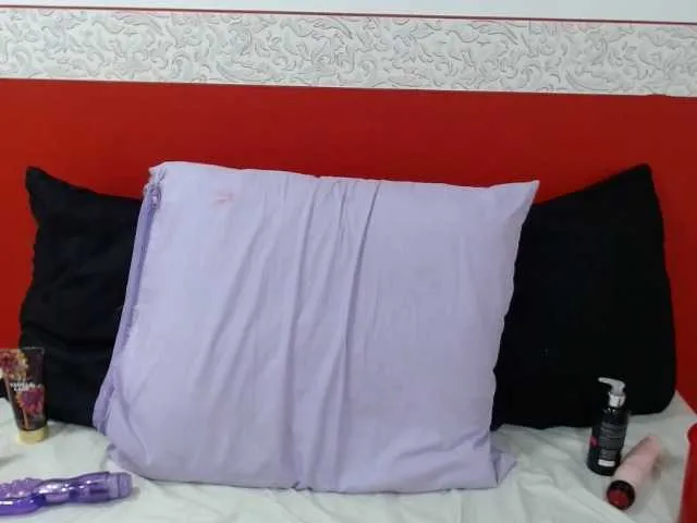 Live sex webcam photo for Morenasly #269211019
