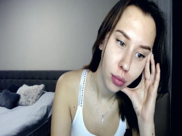 Live sex webcam photo for MiniDivaa #269225920