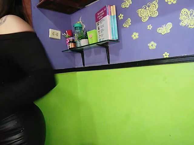 Live sex webcam photo for Cinamongirl21 #269219061