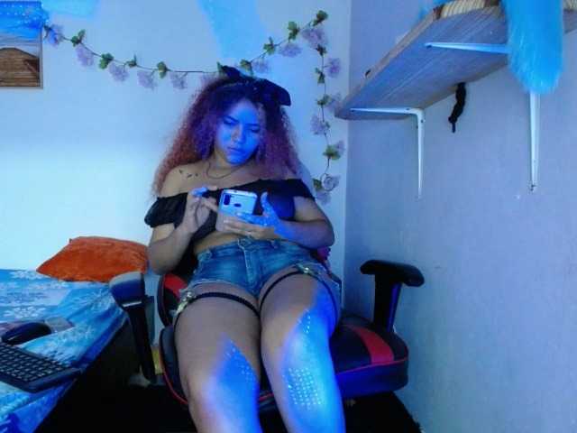 Live sex webcam photo for agataa #269205275