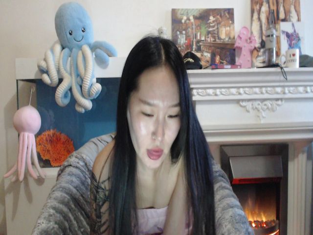 Live sex webcam photo for JennieKimm #269215954