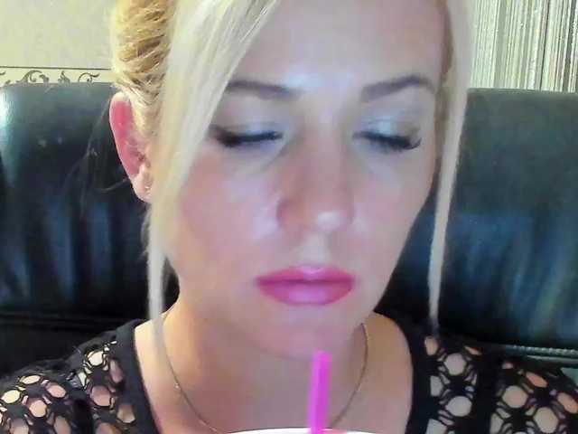 Live sex webcam photo for SmokingWoman #269204840