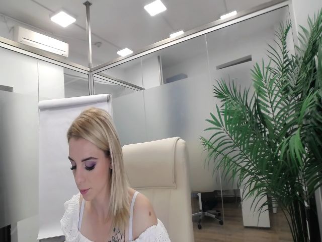 Live sex webcam photo for Eva_Morgan #269208036