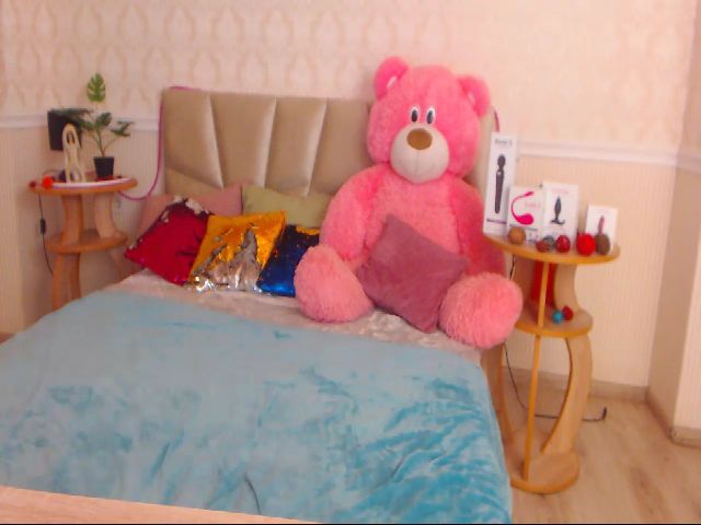 Live sex webcam photo for LorinFields #269218227