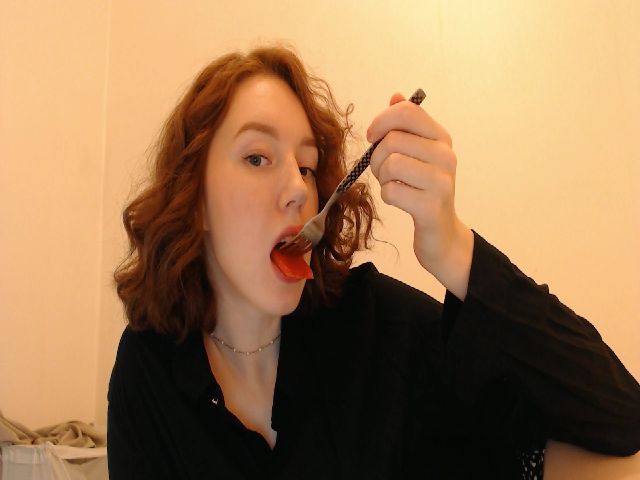 Live sex webcam photo for DearSilvia #269218182