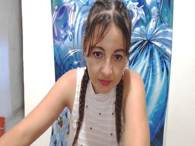 Live sex webcam photo for AnieHorny #269224612