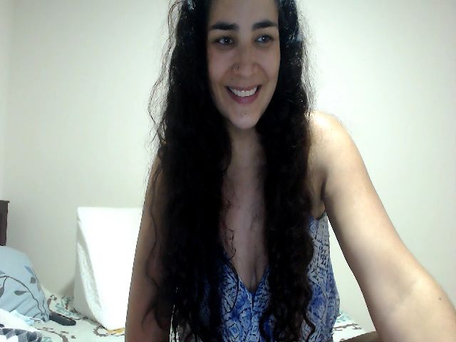 Live sex webcam photo for Sweetsmile28 #269223252