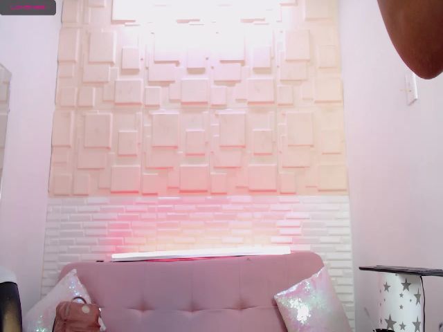 Live sex webcam photo for Anthonella_1 #269218074