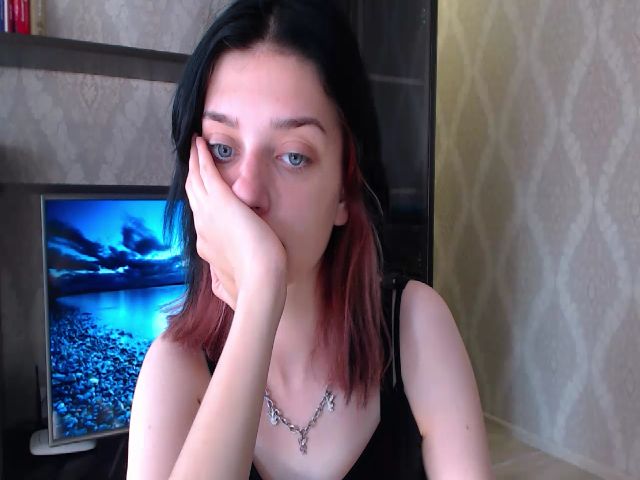 Live sex webcam photo for MoraCos #269216685