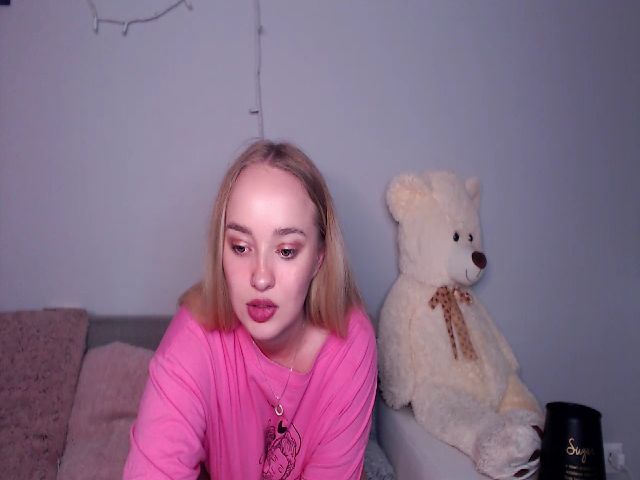 Live sex webcam photo for MercedesRay #269217696