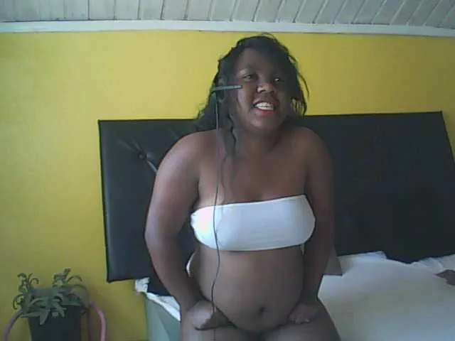 Live sex webcam photo for AaliaPink #269233311