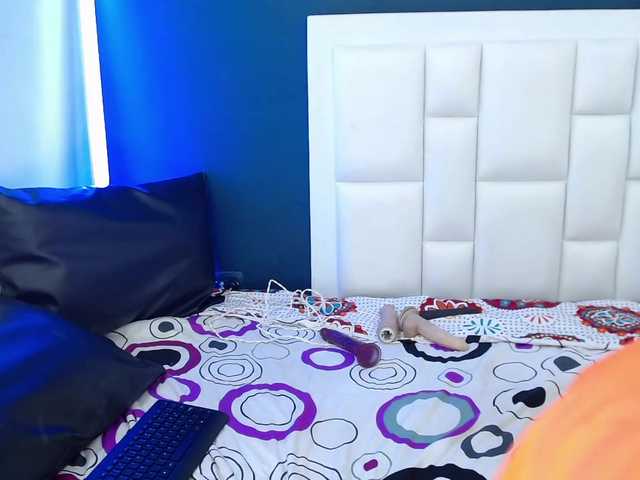 Live sex webcam photo for samantaafox #269233087