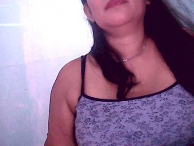 Live sex webcam photo for wildmom4u #269227505