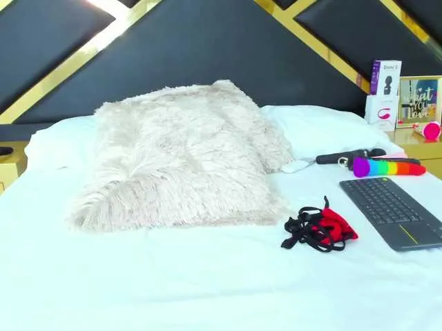 Live sex webcam photo for ManuelaBaez #269227291