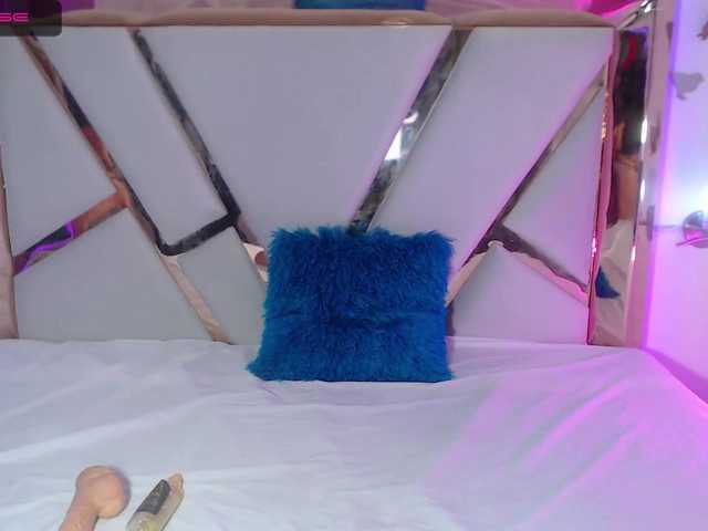 Live sex webcam photo for katysweett #269236714