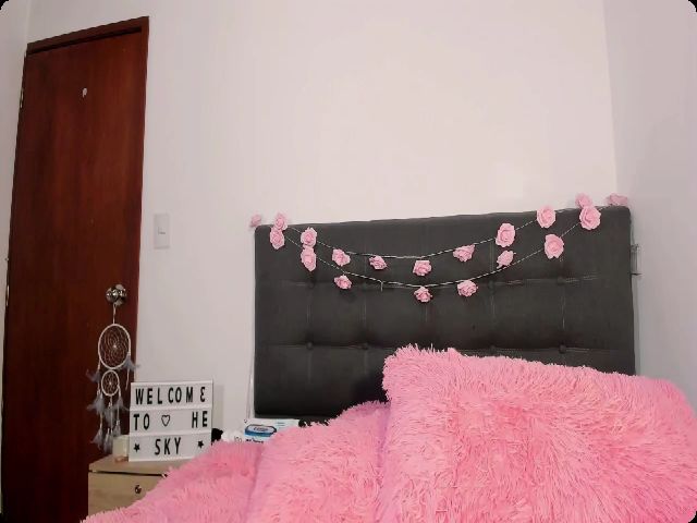 Live sex webcam photo for Catalinacasas #269230304