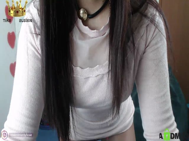 Live sex webcam photo for Miahot21 #269226453