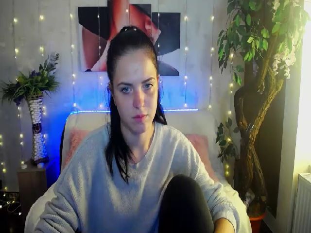 Live sex webcam photo for Antonia_W_ #269235565