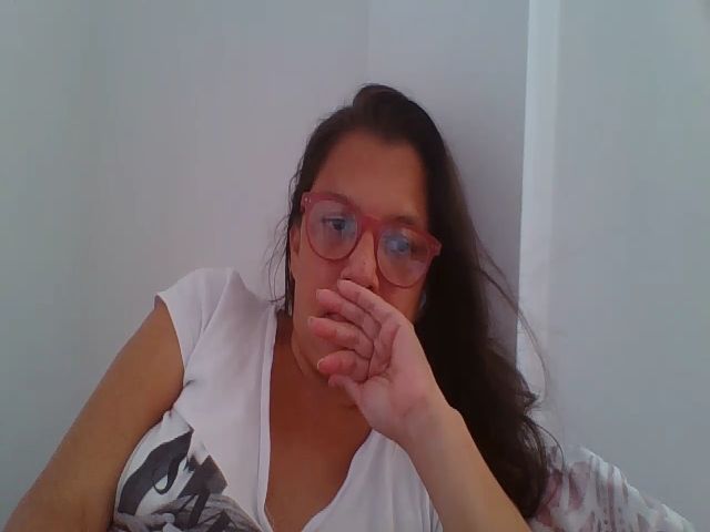 Live sex webcam photo for SweetLola01 #269243417