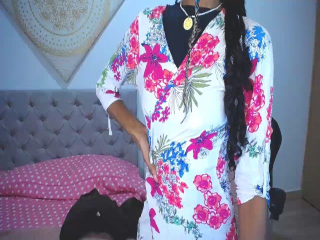 Live sex webcam photo for Aria_brown_ #269239625