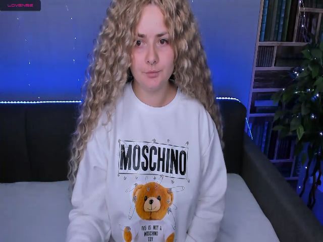 Live sex webcam photo for Eva__Kamenski #269239503