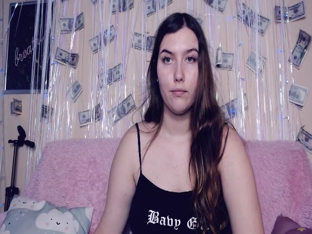 Live sex webcam photo for Innocent_Di #269233925