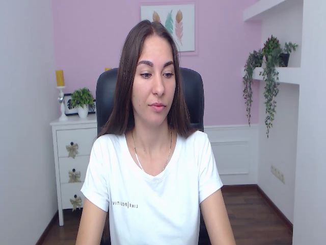 Live sex webcam photo for EmilyStarr #269230986