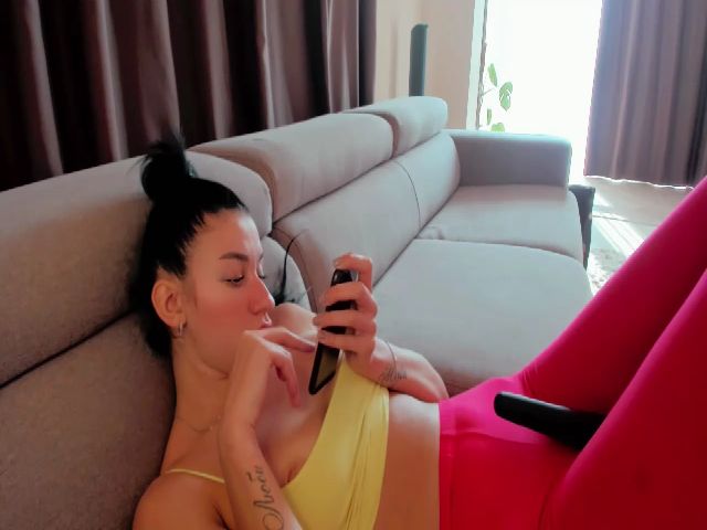 Live sex webcam photo for GinaCandyn #269233798