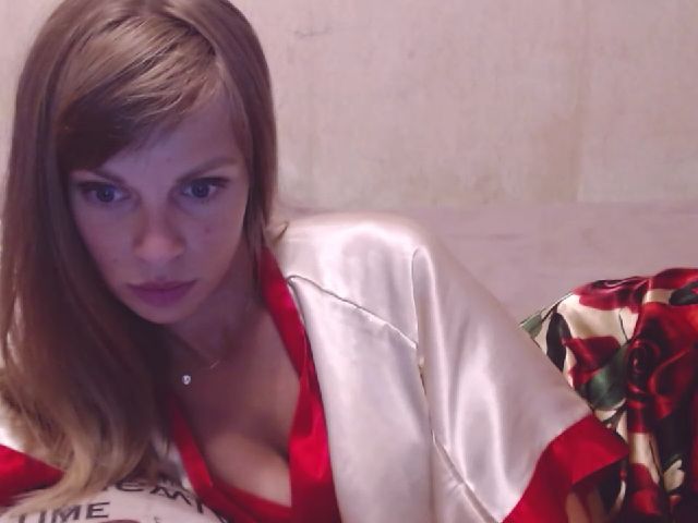 Live sex webcam photo for AndreaBlondy #269239892