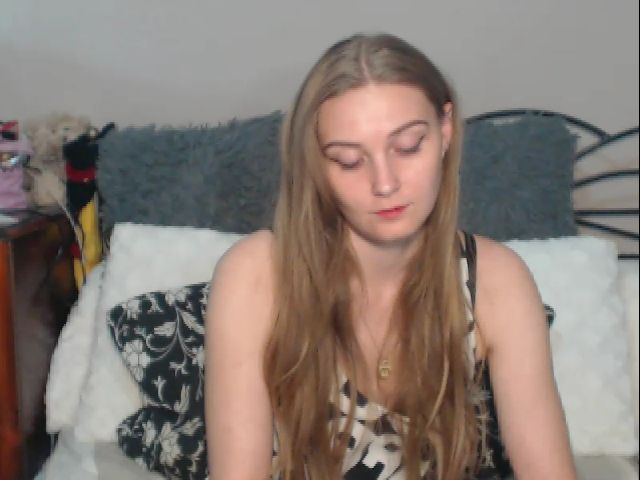 Live sex webcam photo for LarissaSexy25 #269239742