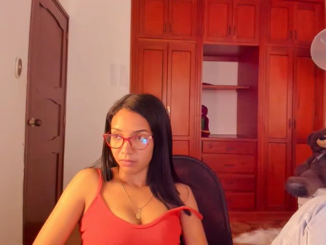 Live sex webcam photo for CHANEL_FOXY #269241853