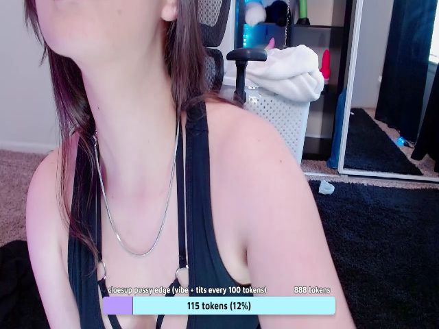 Live sex webcam photo for moonlitfox #269242955