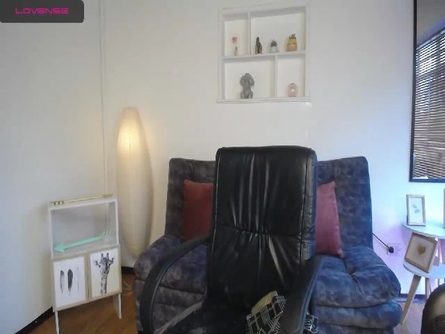 Live sex webcam photo for Kimjeniie #269244981