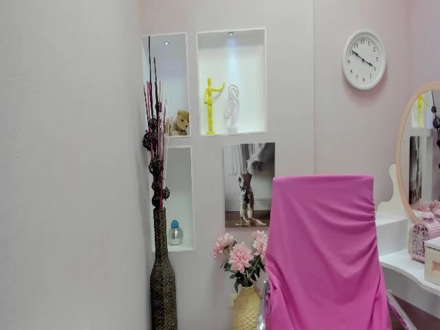 Live sex webcam photo for VeronicaRangy #269228905