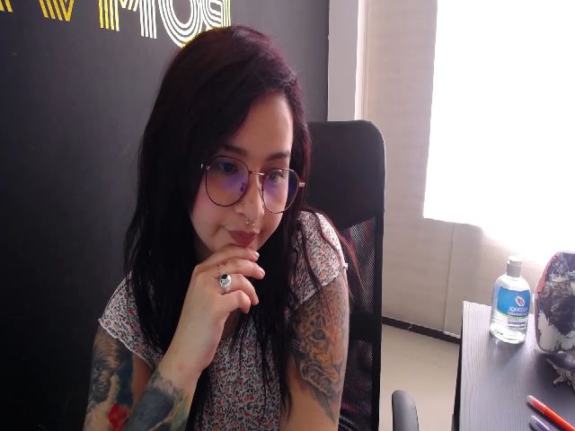 Live sex webcam photo for MissTiara_ #269242997