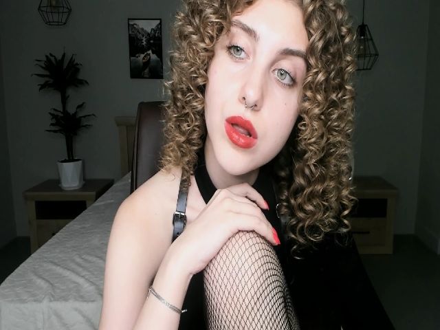 Live sex webcam photo for CassiaBlade #269245140