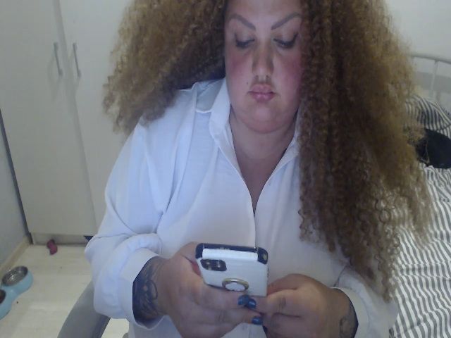 Live sex webcam photo for Smiley_doll #269244025