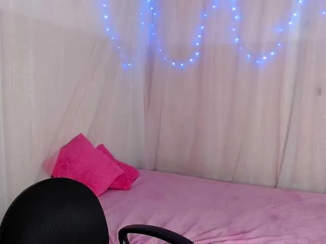 Live sex webcam photo for lily-jones #269242676