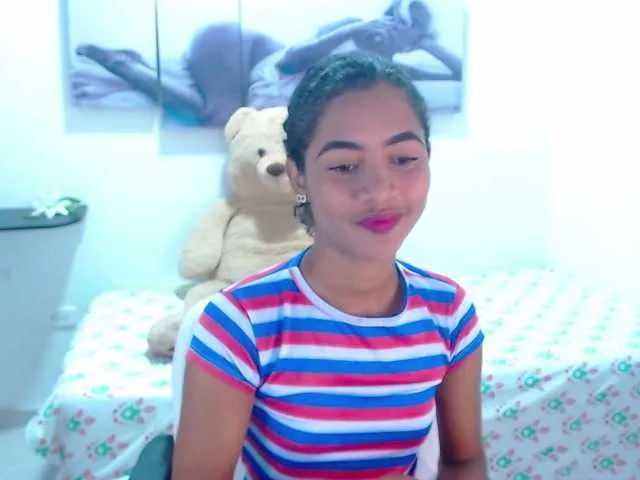 Live sex webcam photo for Anniemiss #269236882
