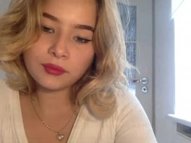 Live sex webcam photo for GraceXhoney #269237168