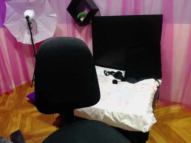 Live sex webcam photo for Ashleylam #269232928