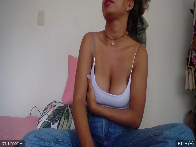 Live sex webcam photo for MulataSpencer #269238899