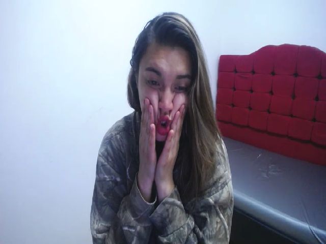 Live sex webcam photo for Carolinforbes #269229093