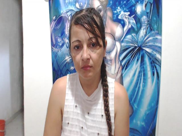 Live sex webcam photo for AnieHorny #269240378