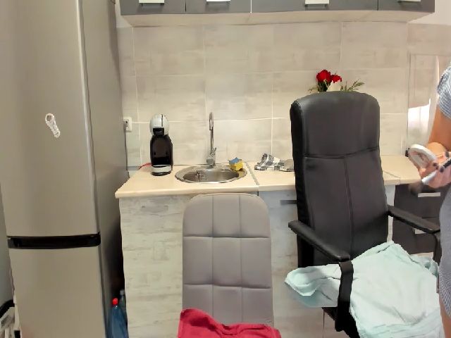 Live sex webcam photo for Naughtyizza #269239104