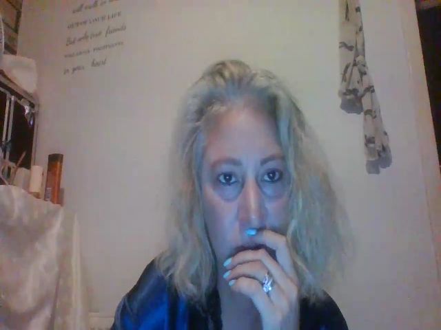 Live sex webcam photo for XxMommaKxX #269243152