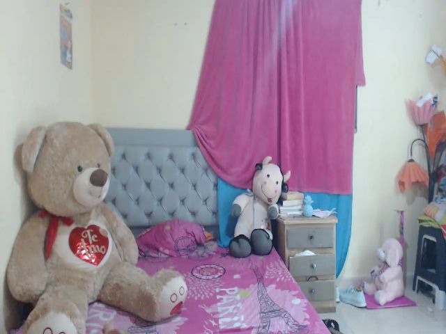 Live sex webcam photo for Lalu95 #269226416